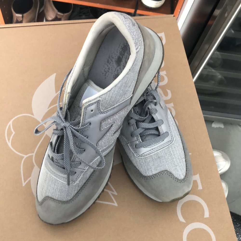 New balance sneakers 9.5